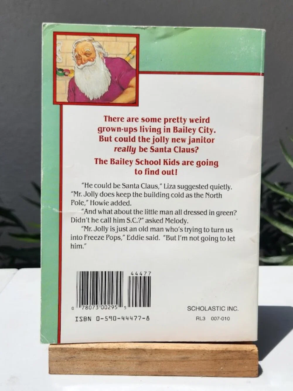 Santa Claus Doesn't Mop Floors Bailey School Kids #3 Paperback Book  Print lengt
